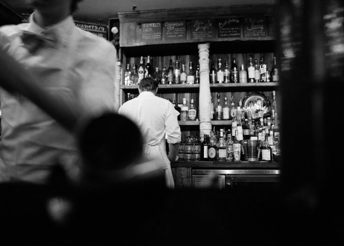 bar-498420_1920